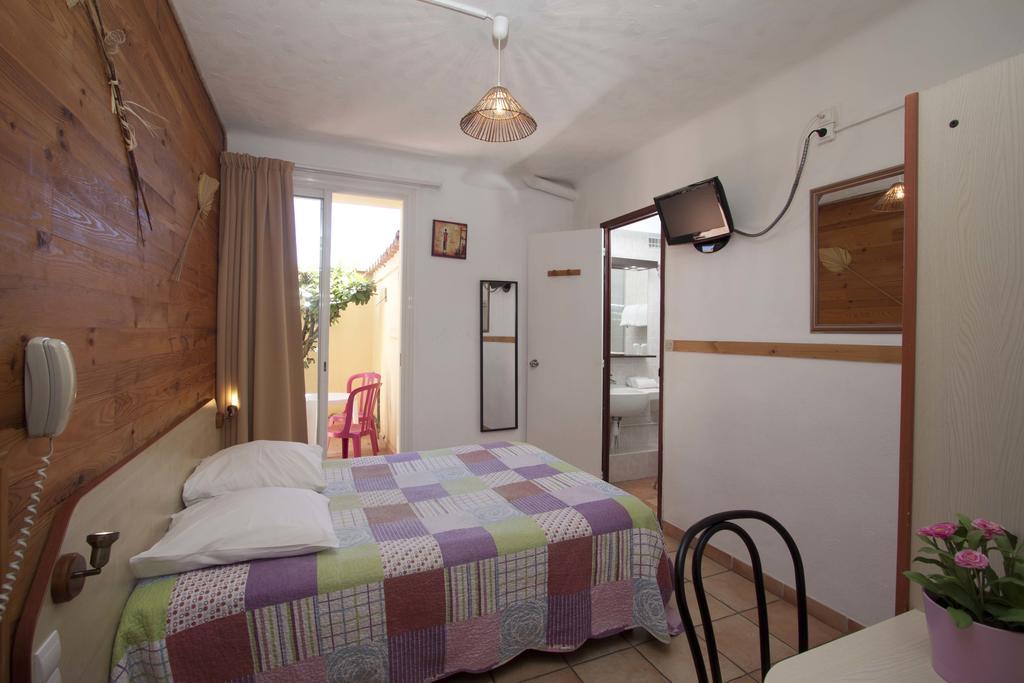 Hôtel La Croix de Malte La Ciotat Exterior foto
